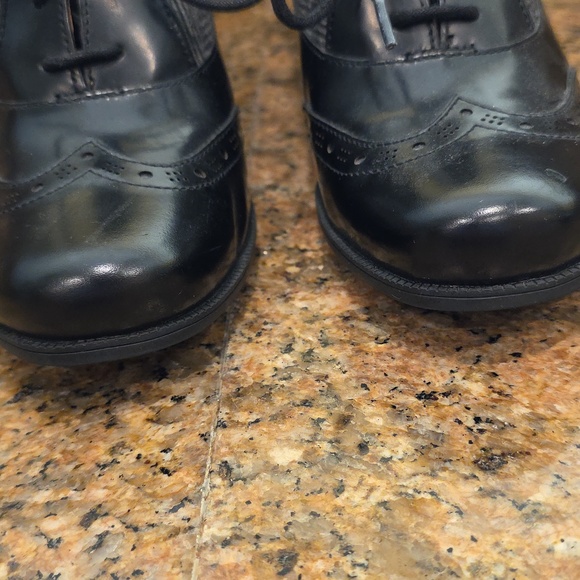 Clarks Artisan Lace Up Booties - SZ 9.5 - Picture 2 of 13